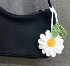 móc khóa len hoa cúc 2 mặt